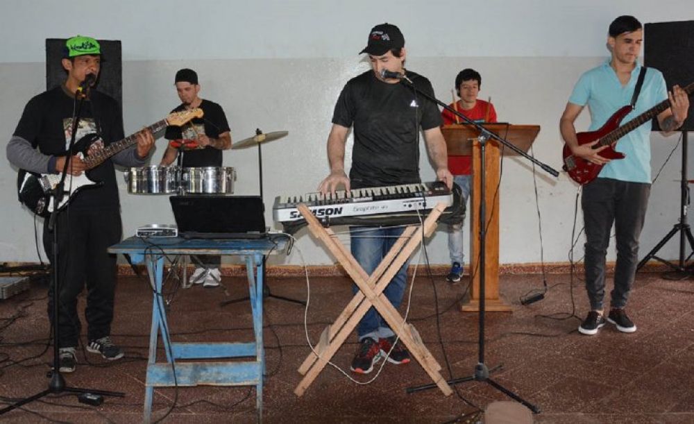 Presos de Tacumbú preparan su primer disco de cumbia