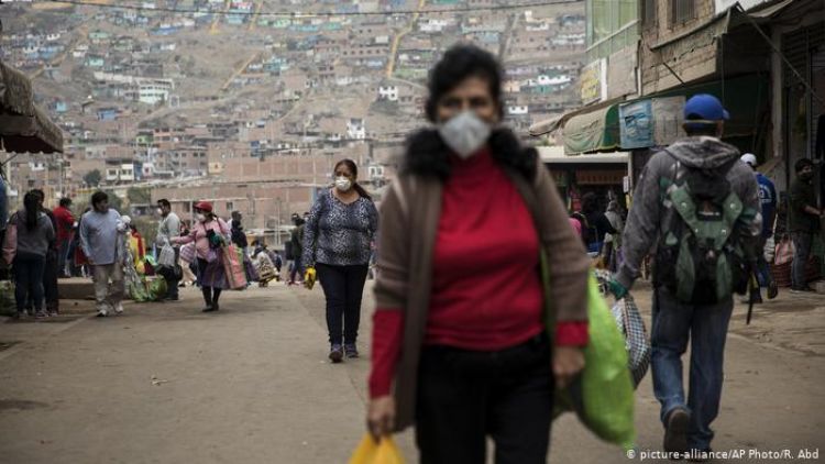 Perú bordea el millón de casos de COVID-19 asediado por temor a rebrotes