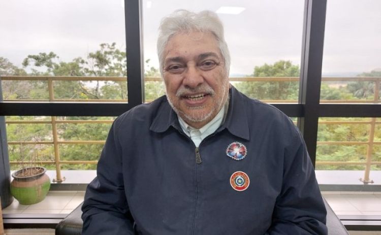 Fernando Lugo sigue conectado a un respirador