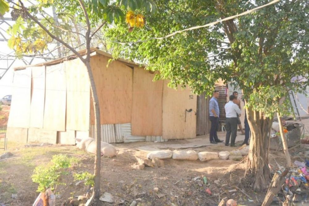 Policía demora a la madre del niño hallado muerto en la Costanera