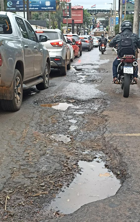 Lamentable trabajo de la empresa que repara la Ruta PY02 en CDE