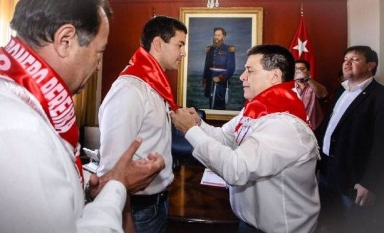 Hasta tengo pena por la gestión del Gobierno, dice Santiago Peña
