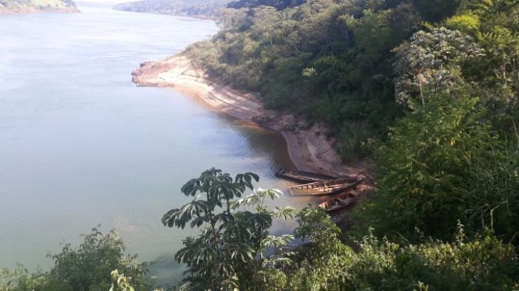 En cruce clandestino del río Paraná desaparece una persona