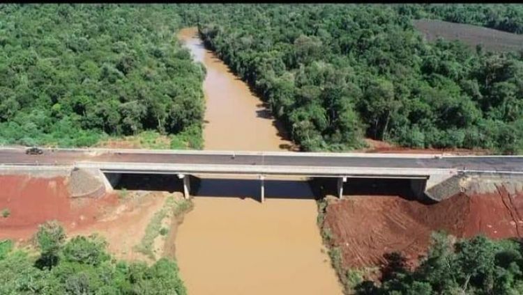 Inauguran puente sobre el río Ñacunday