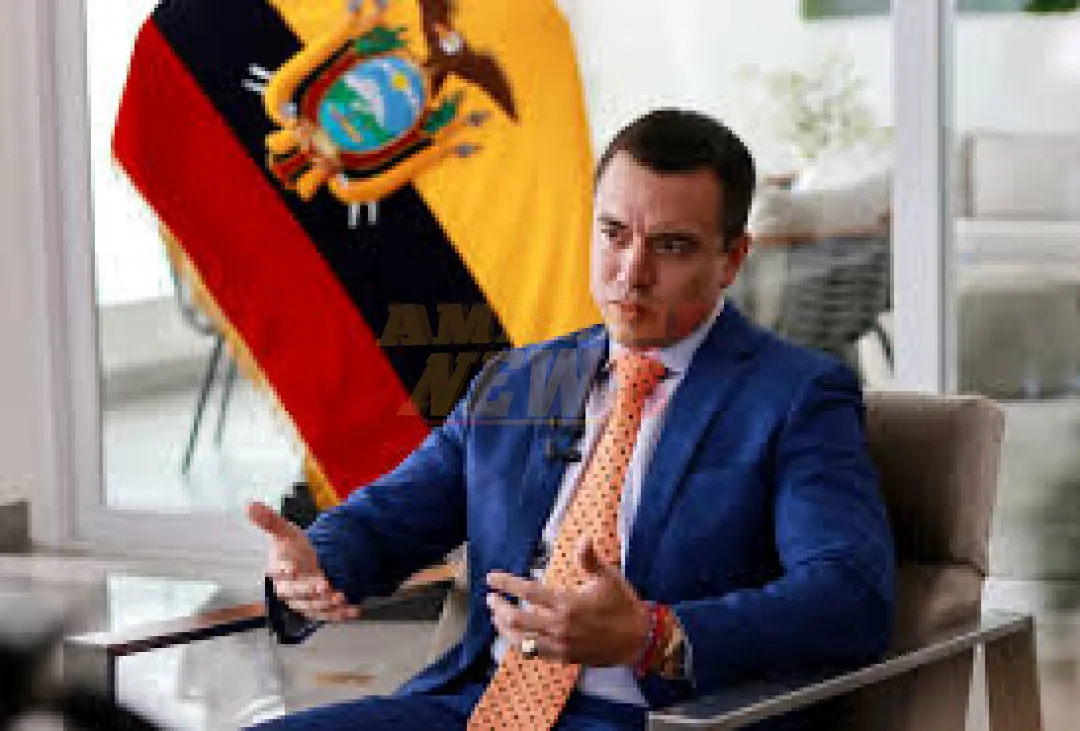 Noboa reduce gobierno y despide 5.000 funcionarios públicos
