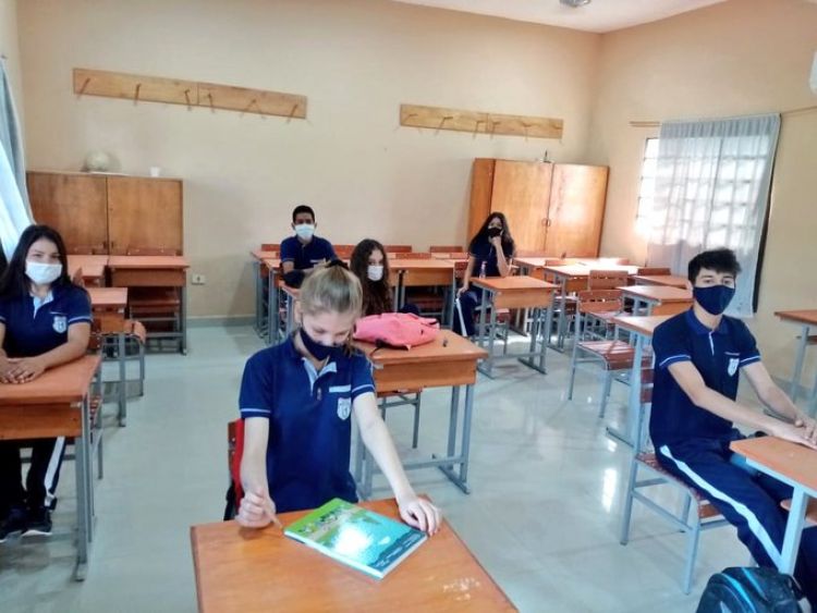 MEC establecerá mecanismo de consulta con los padres para retorno a clases 2021