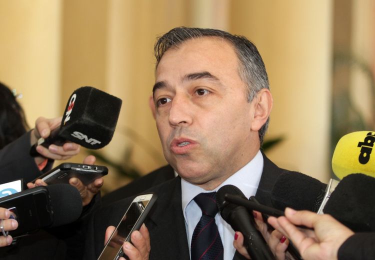 Fuster admite que hay “contaminación” de funcionarios en el esquema del contrabando