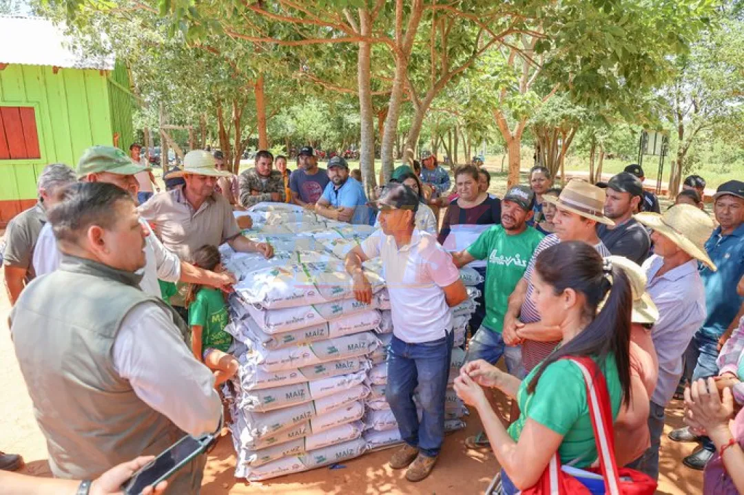 UGP brinda fuerte apoyo a campesinos con entrega de semillas