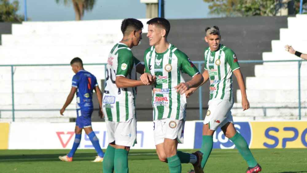 Se abre la 20 entre puestos altos y bajos