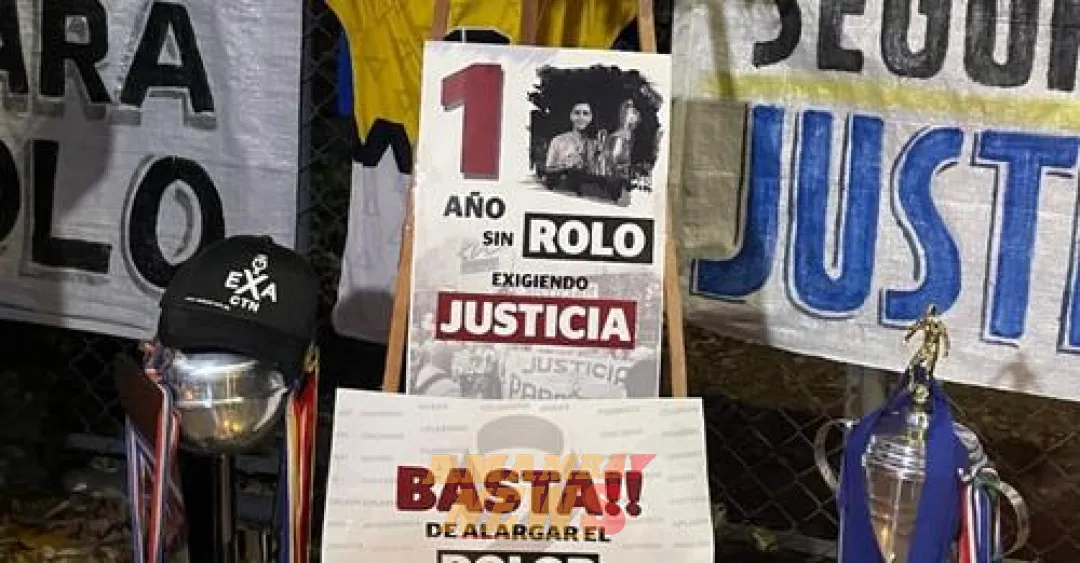 VIDEO: Un año sin justicia familiares y amigos rinden homenaje a Rolo frente al complejo Los Arrayanes