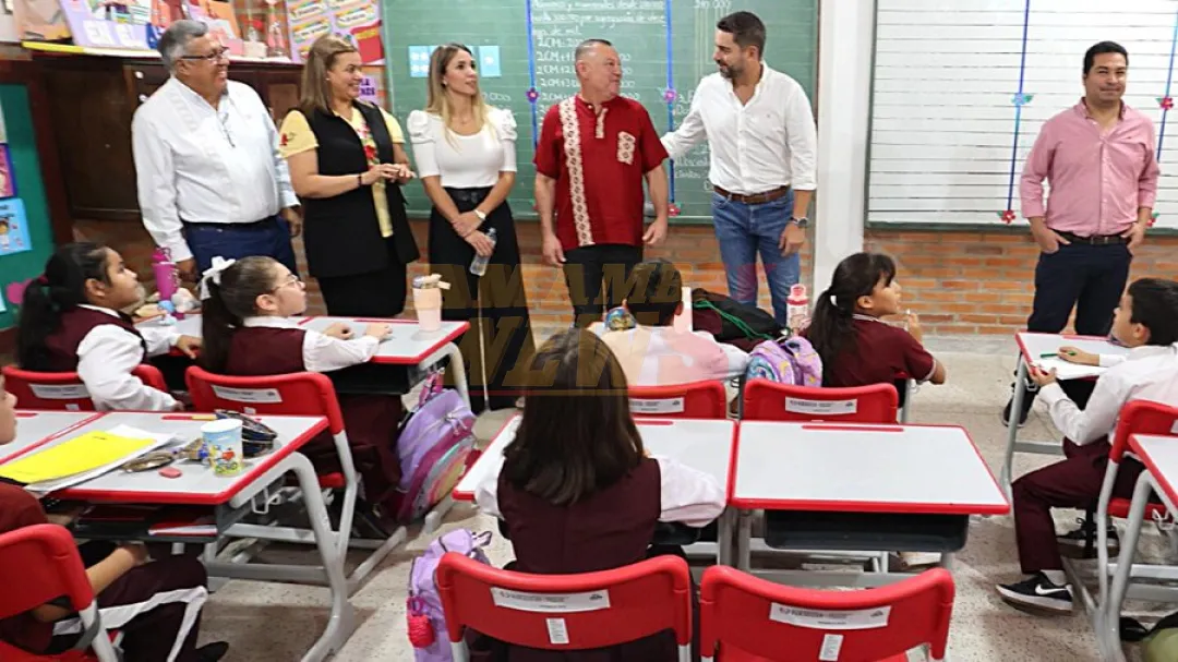 Pupitres chinos y kits escolares no llegaron en Central