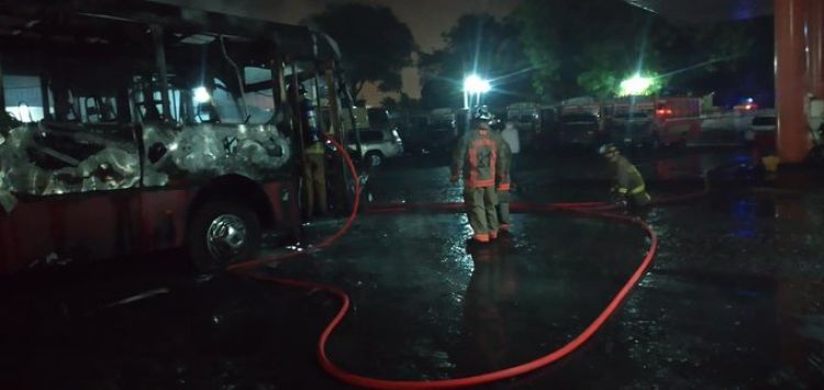 Buses de la Línea 28 ardieron en llamas