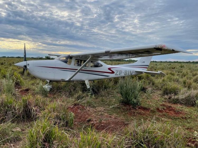 Hallaron avioneta robada de agrosilo en Alto Paraná