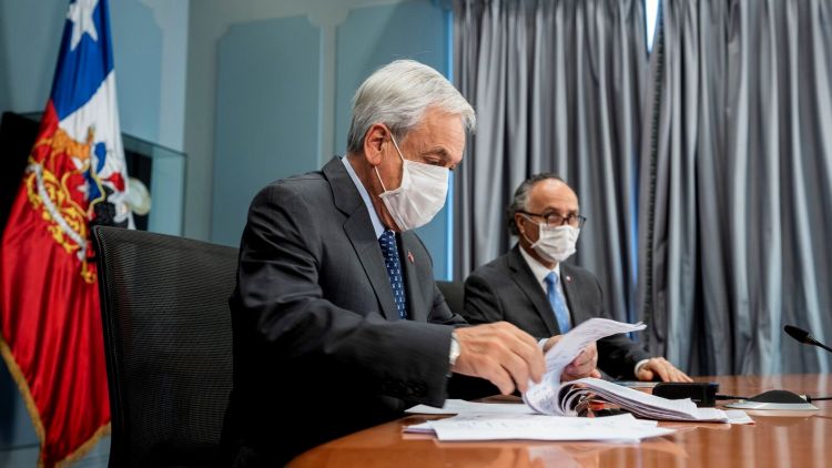 Chile roza los 7.000 casos diarios y anuncia un próximo ajuste en el conteo de muertos