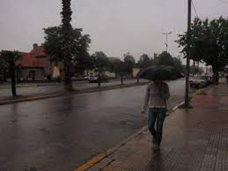 Clima húmedo e inestable continúa este martes, señala Meteorología