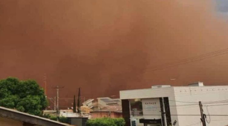 Tormenta de polvo deja 4 muertos en São Paulo