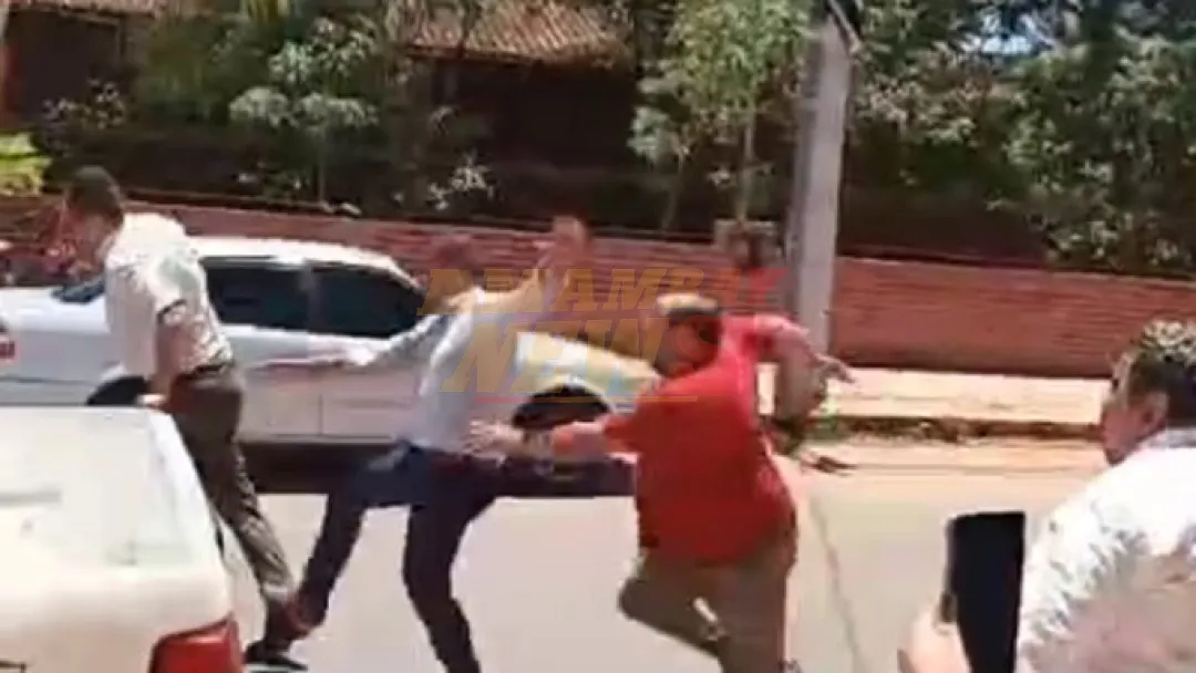 VIDEO: Derraman agua al intendente de Ñemby, Tomás Olmedo