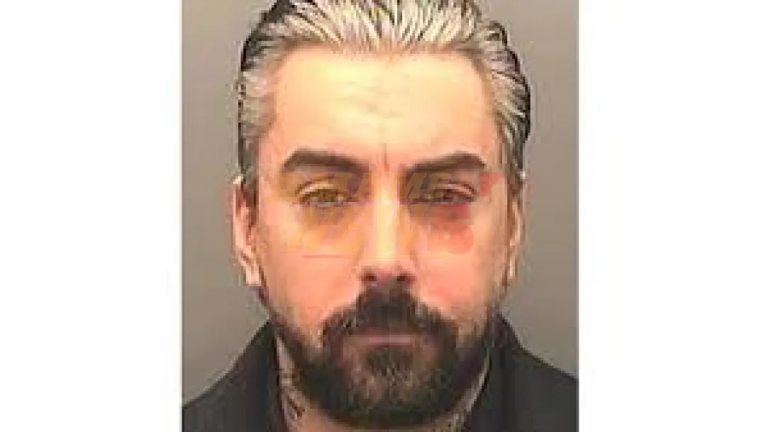 Matan en prisión al cantante Ian Watkins, condenado por delitos sexuales contra menores