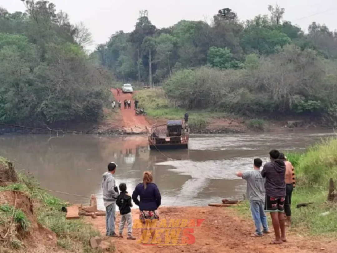 VIDEO: Balsa se descompone en el río Monday y casi provoca accidente