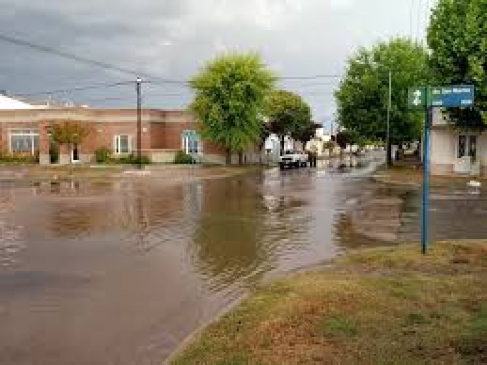 Lunes fresco a cálido y con lluvias dispersas