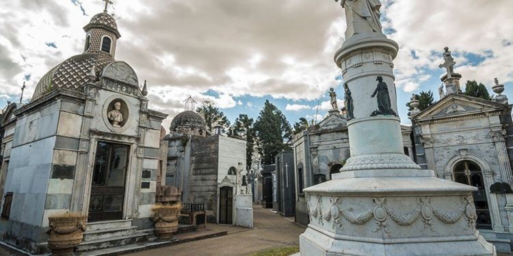 El peor escenario: Ya no hay espacios disponibles en cementerios de Asunción