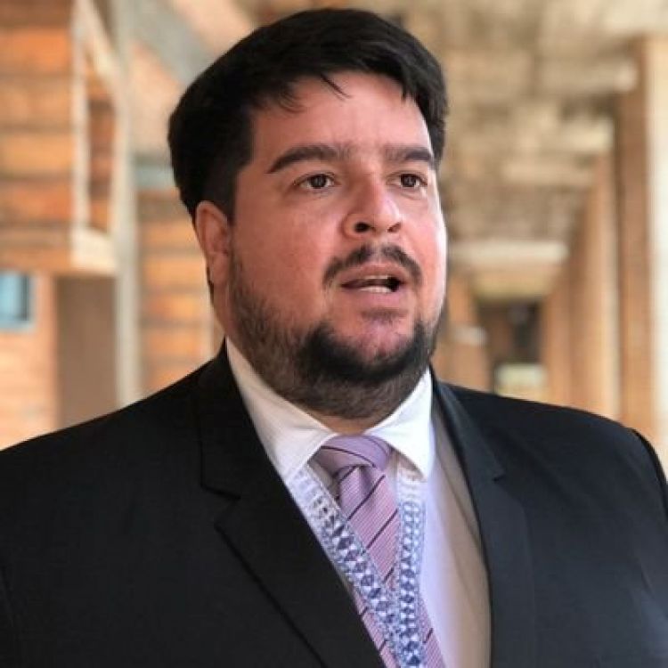 "Necesitamos que la gente entienda, si seguimos a este ritmo, todos nos vamos a la p"" " Dr. Roque Silva