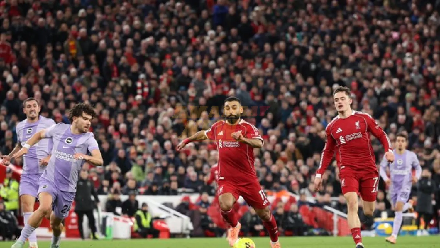 Salah vuelve con triunfo en el Liverpool