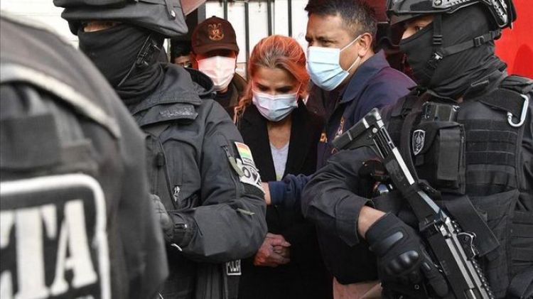 Bolivia: expresidenta en huelga no logra ser hospitalizada