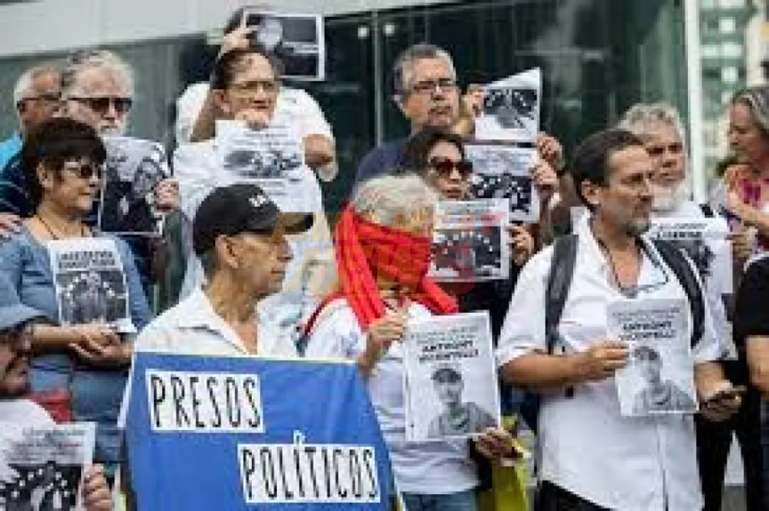 Excarcelan en Venezuela a un grupo de 13 presos políticos, según dirigentes opositores