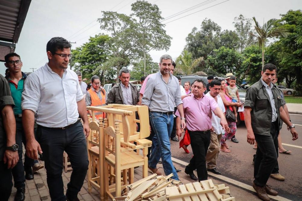 En recorrido de Abdo le llovieron reclamos por problemas de agua