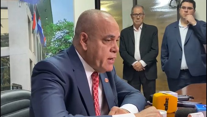 Basilio Núñez quiere adelantar tratamiento para que solo el horario de verano sea el oficial en el país