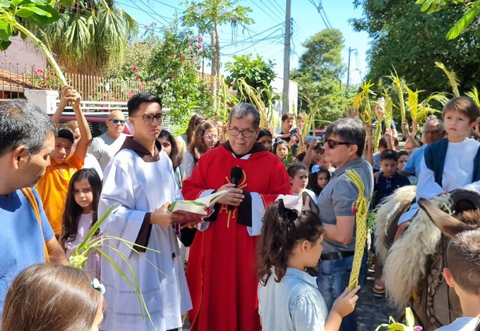 Con la bendición de las palmas se dio inicio a la Semana Santa