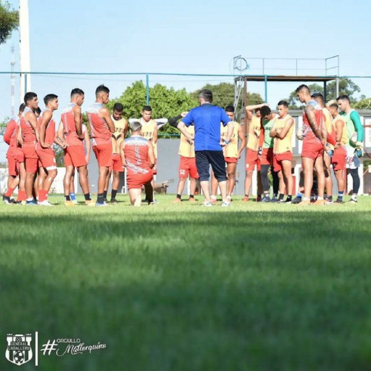 General Caballero busca técnico