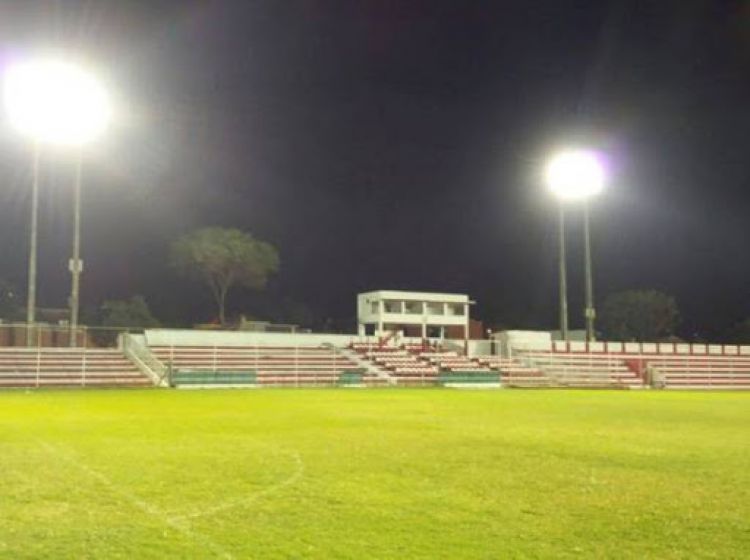 River Plate y 12 de Octubre se miden en los Jardines