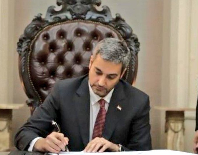 Ejecutivo oficializa traslado de feriado del 1 de marzo al 27 de febrero
