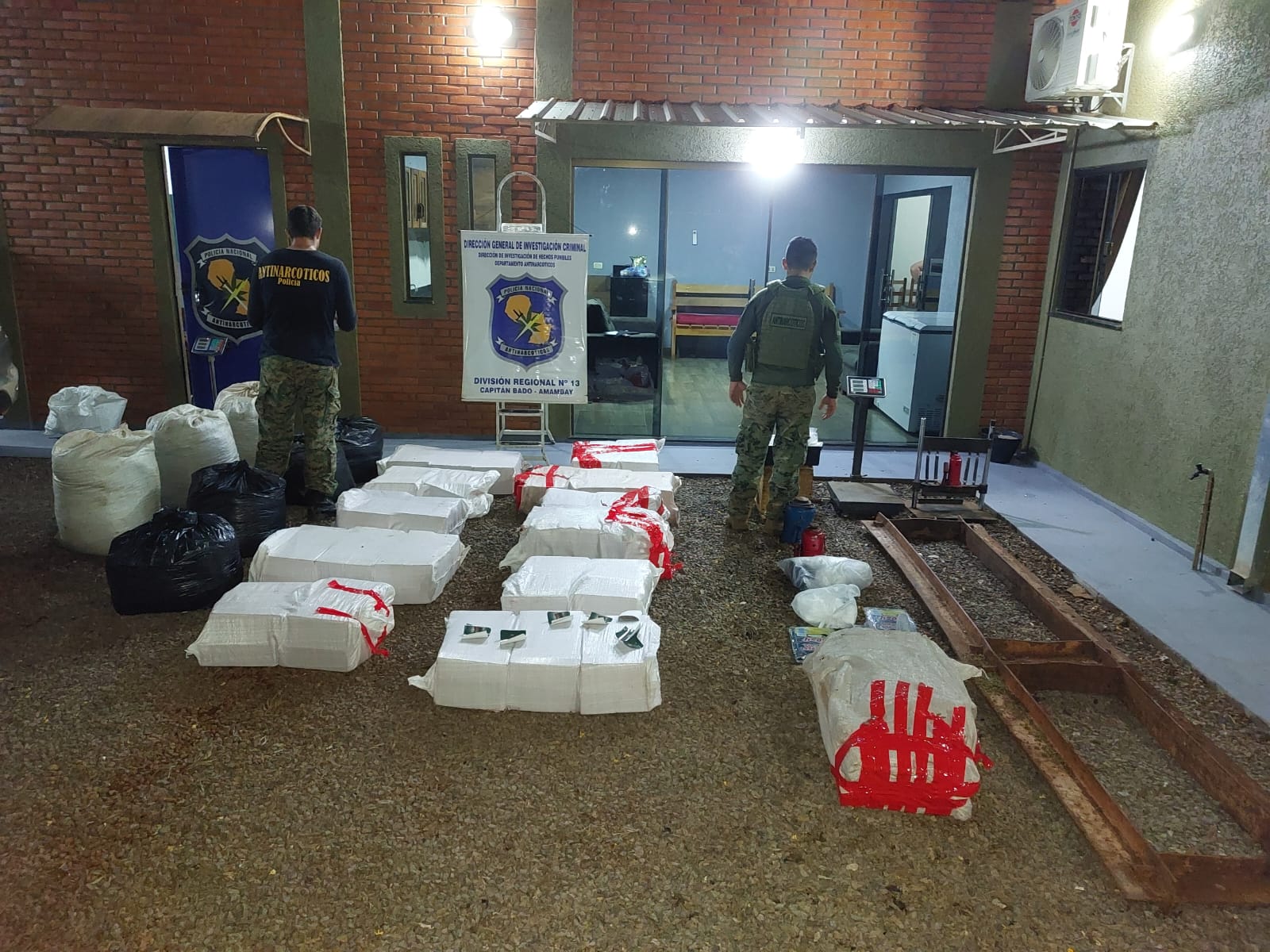 Antinarcóticos incautó marihuana y otras evidencias en Capitán Bado