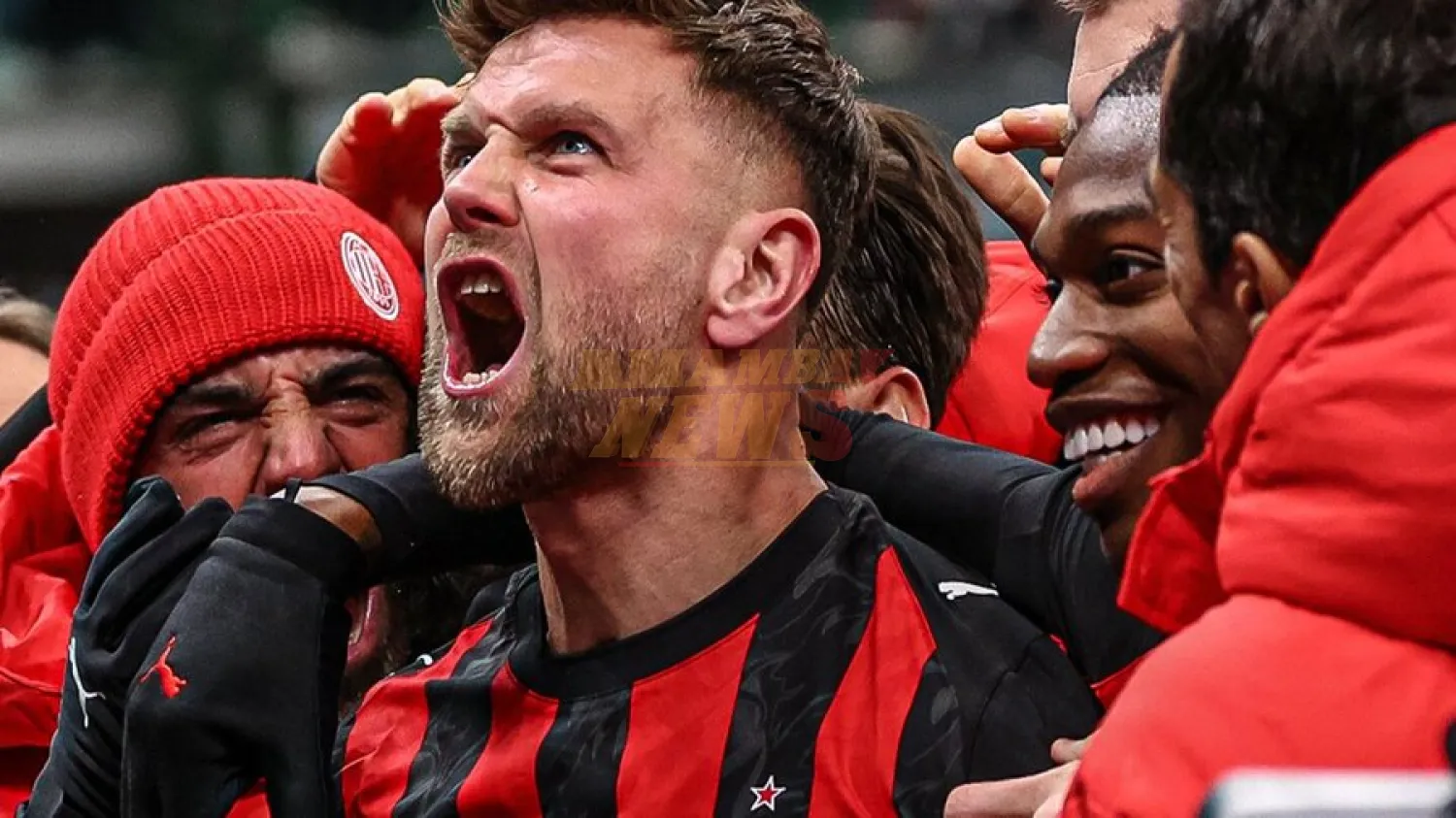 Milan sufre para derrotar al Lecce