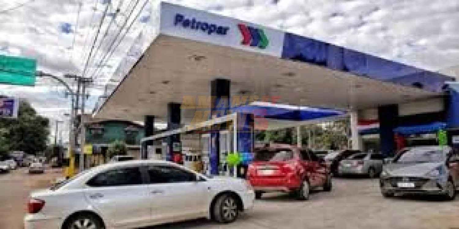 Gobierno anuncia nueva reducción de todos los combustibles de Petropar