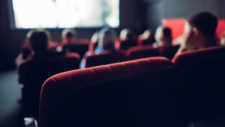 Italia permitirá la reapertura de cines desde el lunes