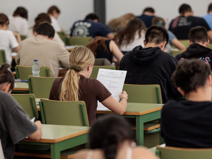 Alumnos intoxicados denuncian que la directora los obligó a consumir leche en mal estado