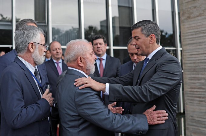 Santi se jacta de su “conocimiento técnico” y rechaza críticas sobre su reunión con Lula