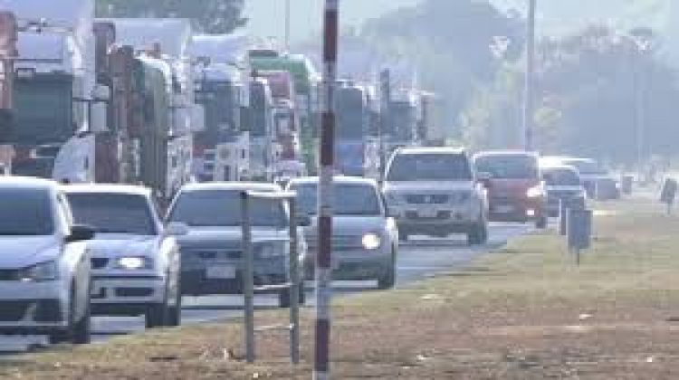 Anuncian movilización de camioneros “a paso de tortuga” si no hay acuerdo con el gobierno