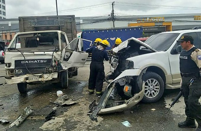 Atentado contra alcalde ecuatoriano deja al menos 5 heridos