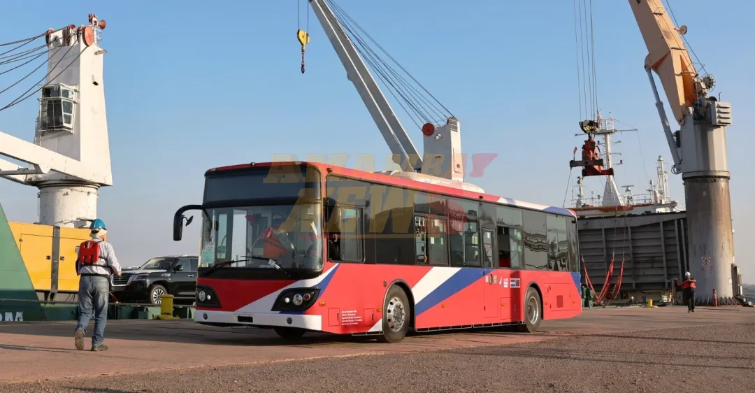 MOPC prepara licitación para operar buses eléctricos donados por Taiwán
