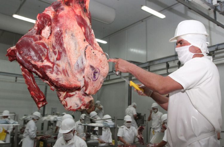 Una “tormenta perfecta” causó el alza del precio de la carne