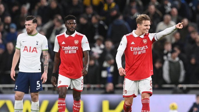 El Arsenal da un golpe de autoridad