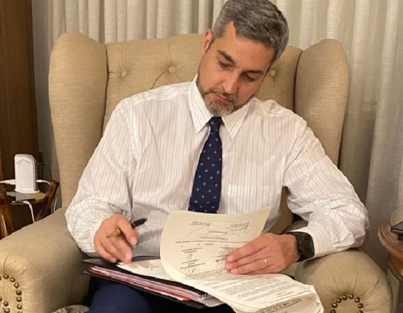 Marito promulgó financiamiento de agua potable y saneamiento para Lambaré y CDE