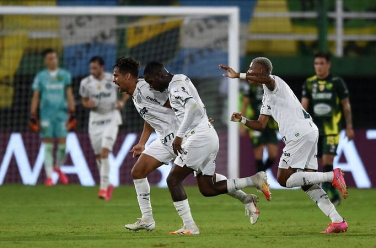 Palmeiras sorprende a Defensa y Justicia
