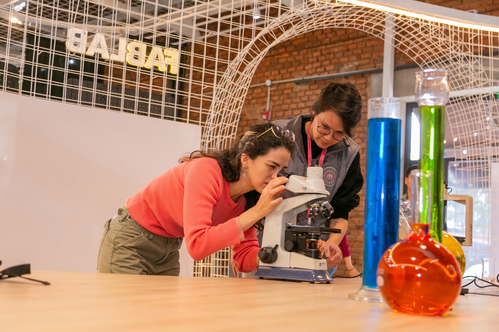 “Superbacterias: La batalla de nuestras vidas”, una nueva exhibición interactiva de MuCi en el TatakuaLab