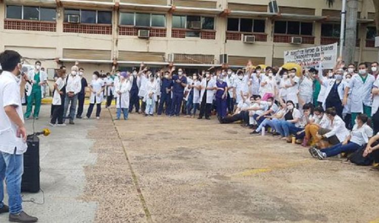 Médicos residentes de IPS ratifican huelga desde el lunes